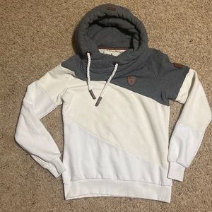 Wanakome sweater Size Medium